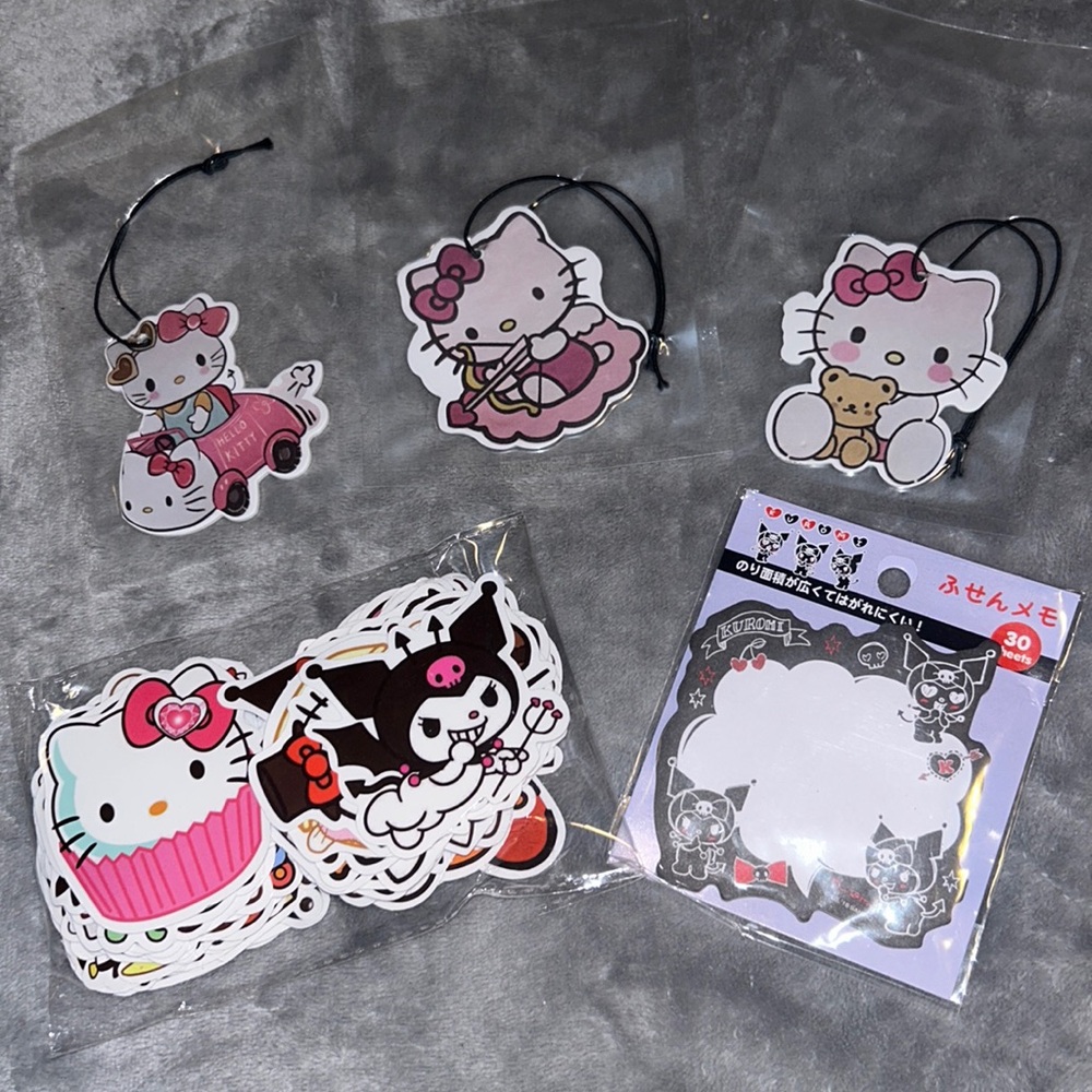Hello Kitty + Kuromi Sanrio Bundle !